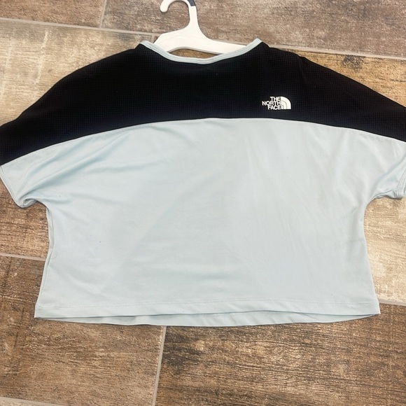 The North Face Women's Blue & Black Cropped Short Sleeve T-Shirt Tee M - Picture 5 of 9